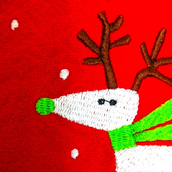 Small Table Runner and Dish Cloth Bundle Christmas Winter Holiday Theme - Picture 5 of 6